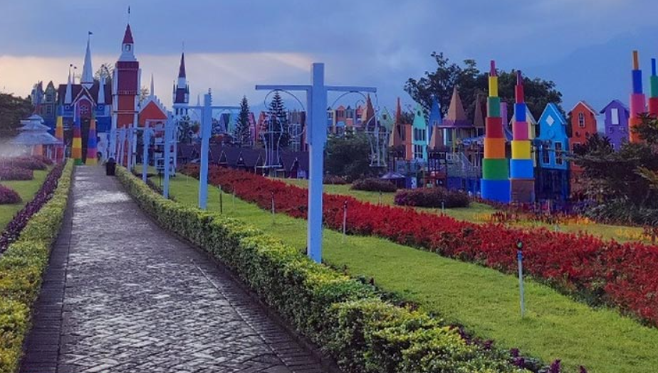 Florawisata Santerra De Laponte, Malang, Indonesia